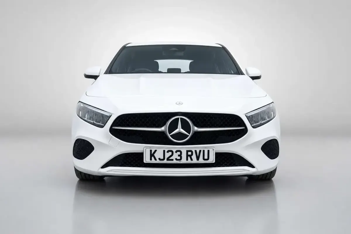 Used Mercedes A180 Executive 136 HP (100 kW) 2023 White Hatchback