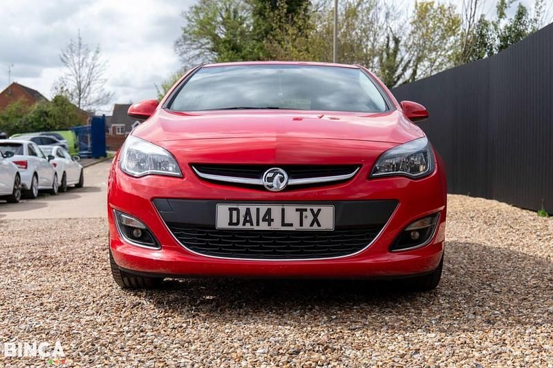 Used Vauxhall Astra SRi 140 HP (102 kW) 2014 Red Hatchback