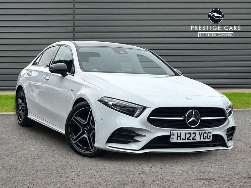Used Mercedes A200 AMG Line Premium Plus 150 HP (110 kW) 2022 White Sedan