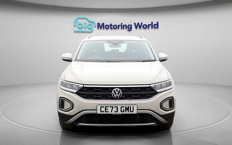 Used VW T-Roc Life 150 HP (110 kW) 2025 SUV