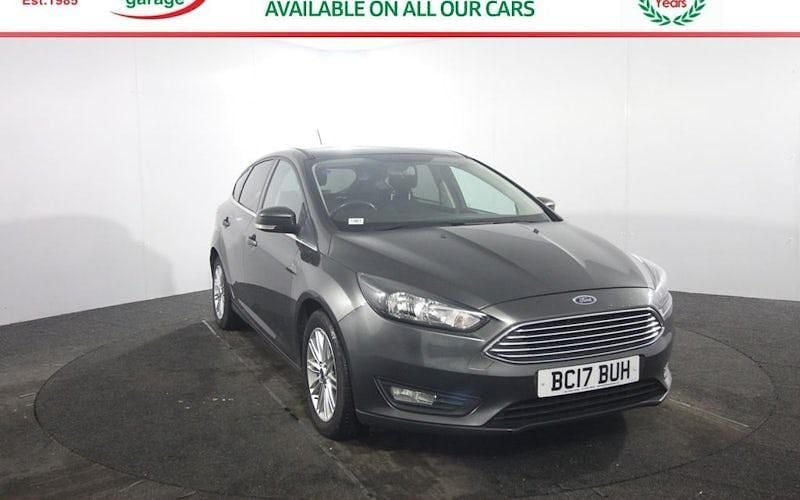 Used Ford Focus Zetec 125 HP (91 kW) 2017 Grey Hatchback