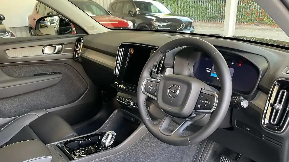 Used Volvo XC40 Ultra 2025 Onyx black SUV