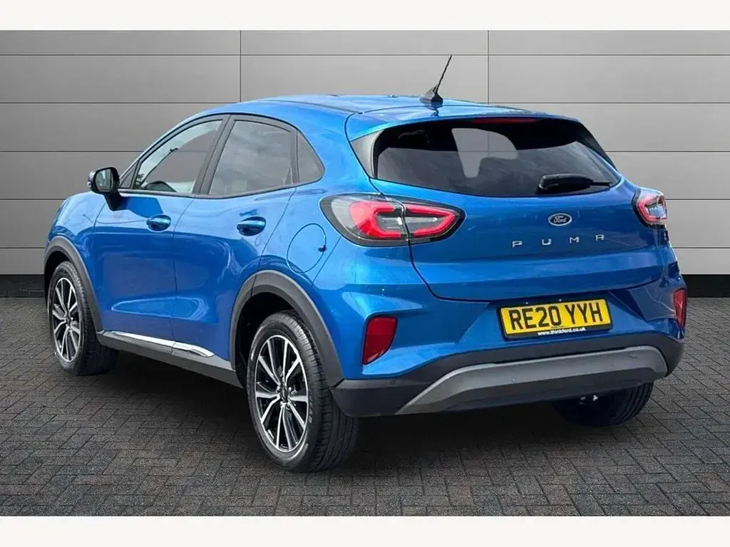 Käytetty Ford Puma Titanium 125 HP (91 kW) 2020 Sininen Katumaasturi