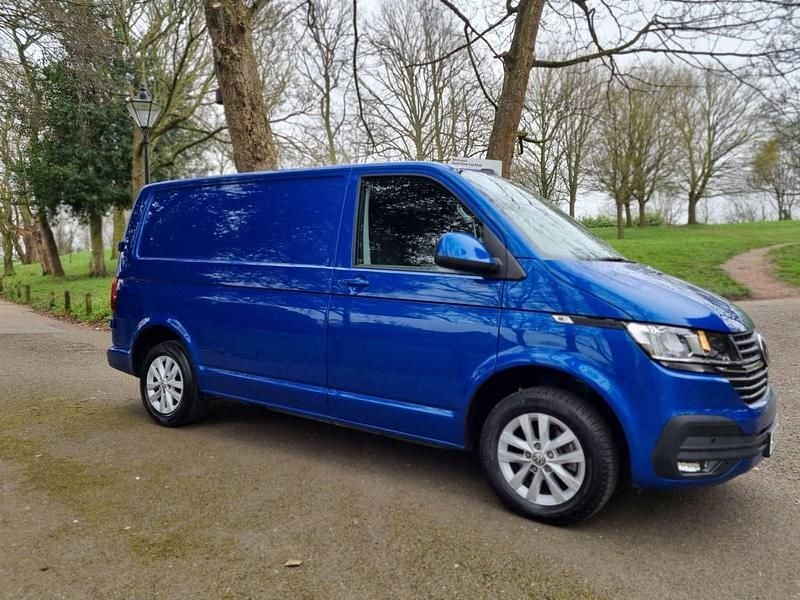Used VW Transporter Highline 150 HP (110 kW) 2024 Blue Van