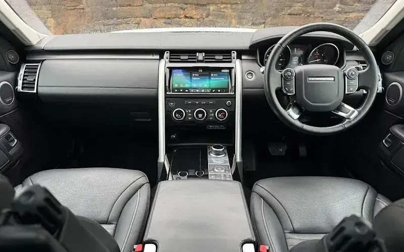 Used Land Rover Discovery HSE Luxury 241 HP (177 kW) 2017 White SUV