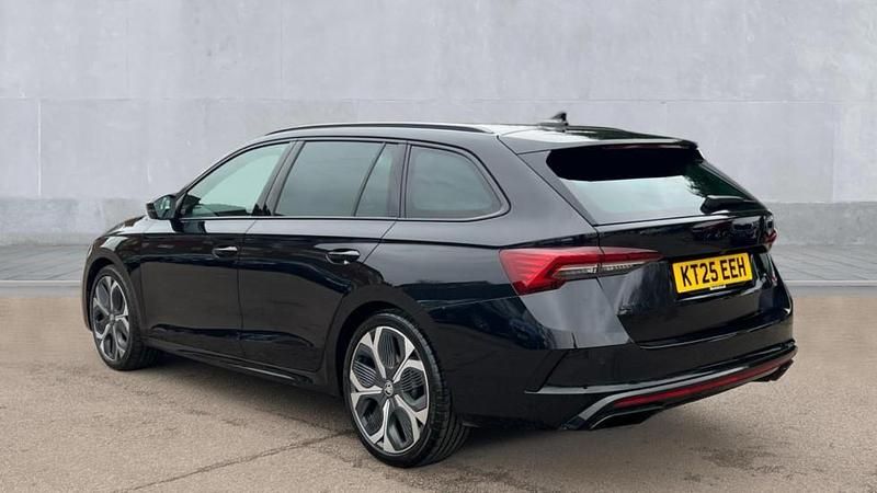 Used Skoda Octavia vRS 265 HP (194 kW) 2025 Black Estate