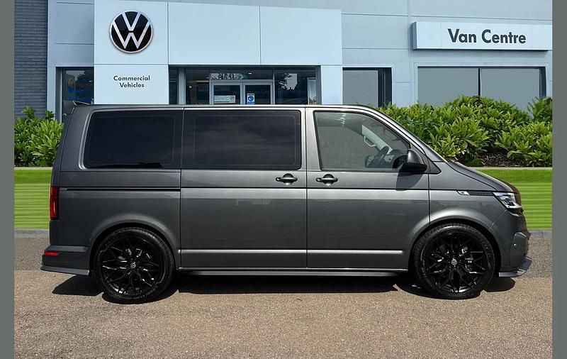 Begagnad VW T7 SE 204 HK (150 kW) 2024 Grå Van