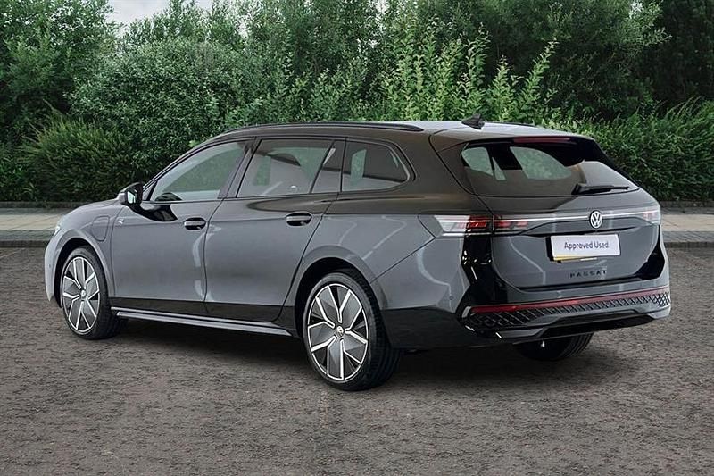 Used VW Passat Black Edition 204 HP (150 kW) 2025 Tba Estate