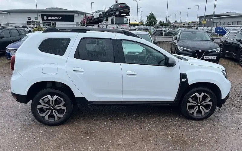 Used Dacia Duster Journey 90 HP (66 kW) 2023 White SUV