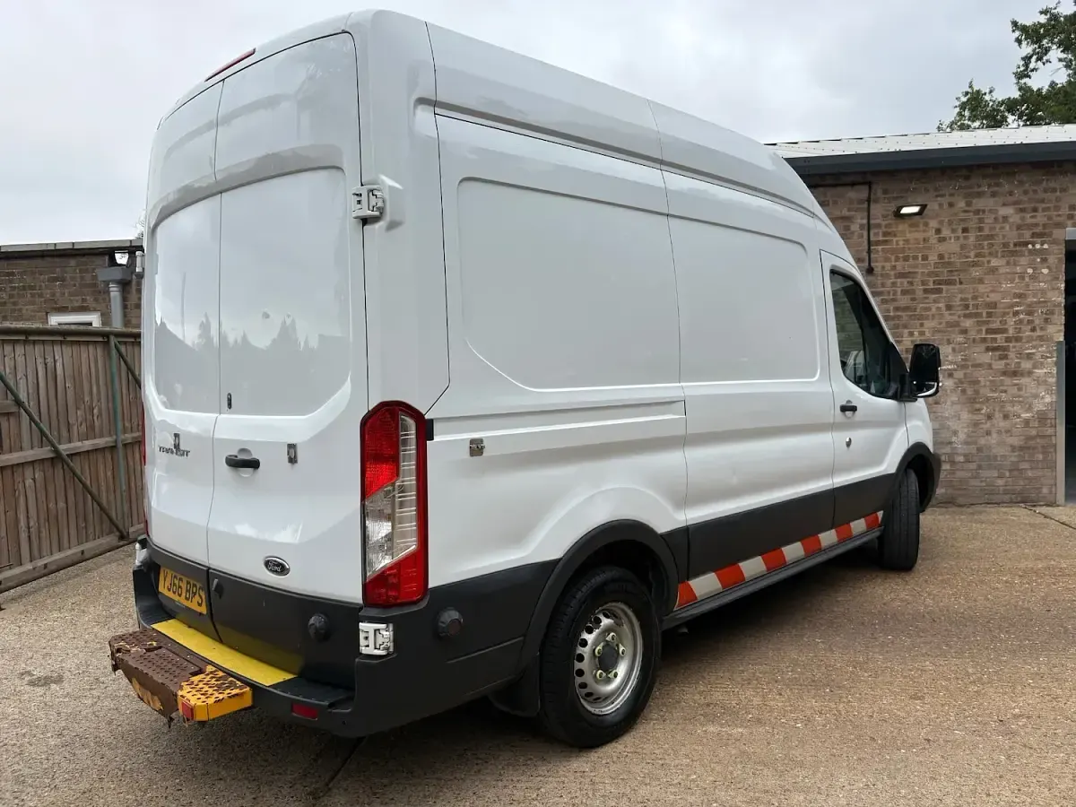 Used Ford Transit 130 HP (95 kW) 2017 White Van