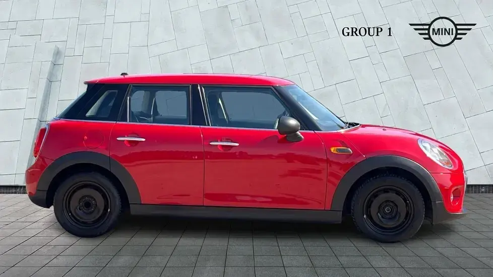 Used Mini ONE Hatch 102 HP (75 kW) 2017 Red Hatchback