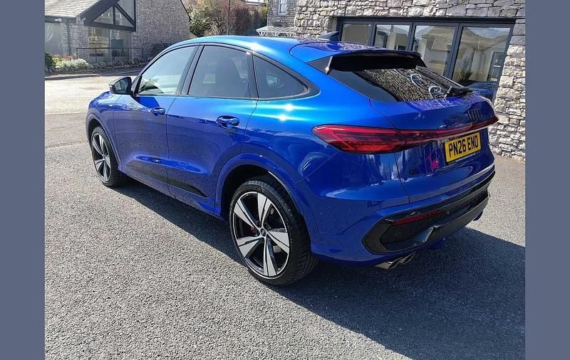 Used Audi Q5 Comfort 200 HP (147 kW) 2026 Blue SUV