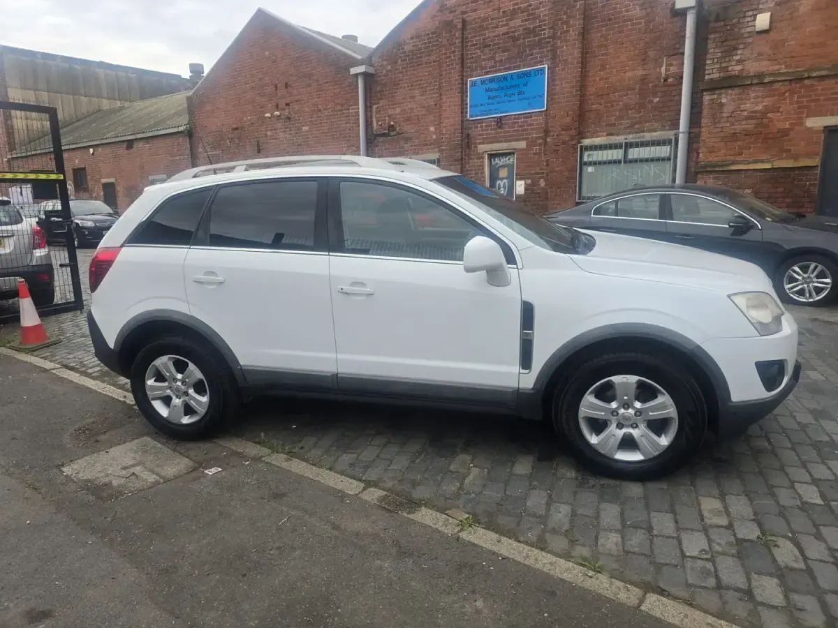 Second-hand Vauxhall Antara 163 CP (119 kW) 2013 Alb SUV