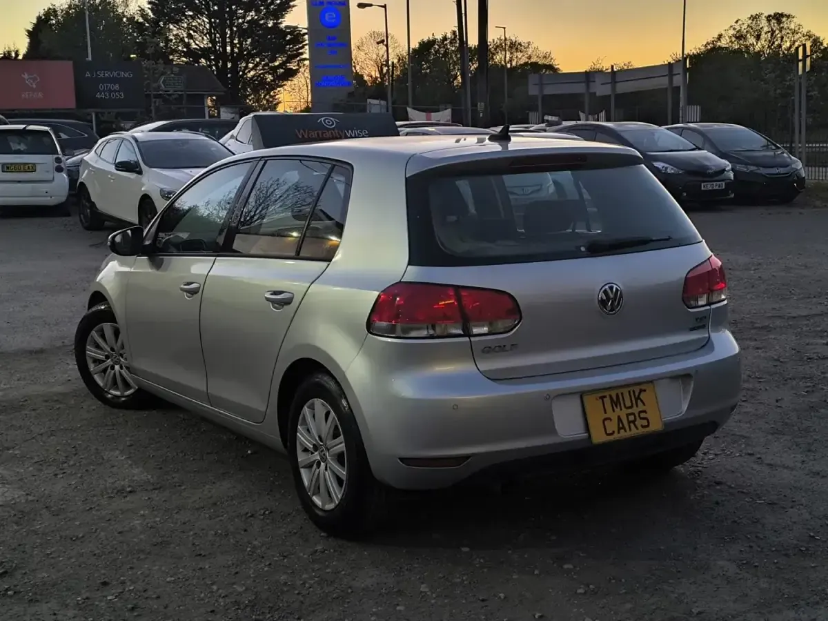 Begagnad VW Golf VII 2013 Silver Halvkombi