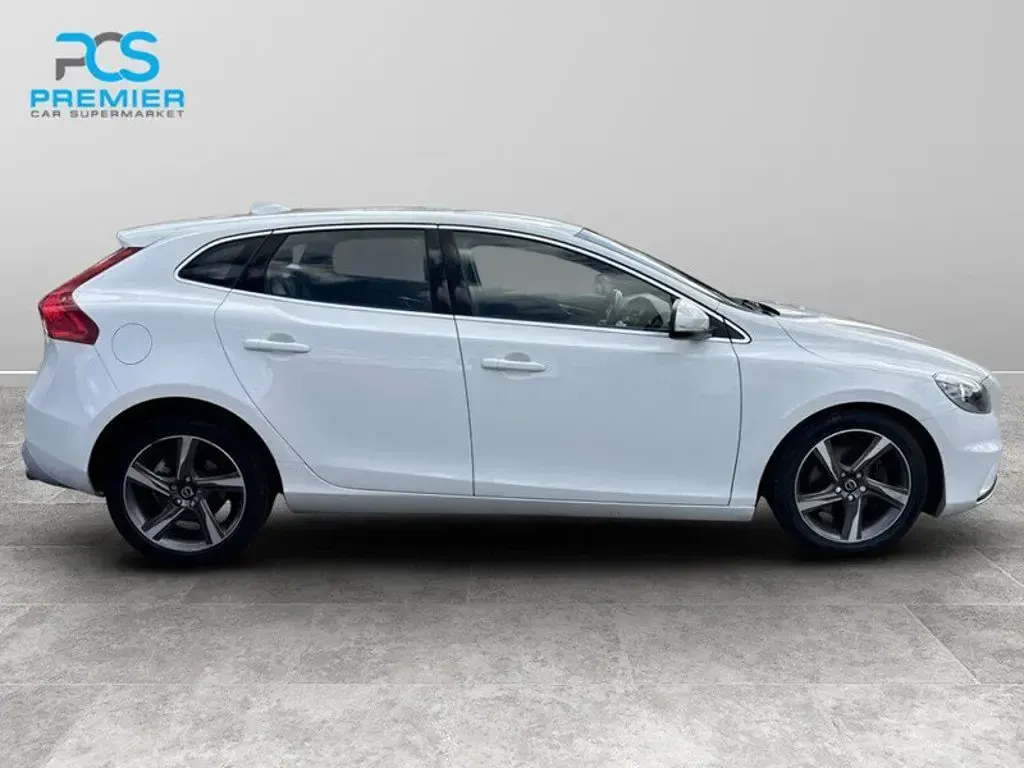 Used Volvo V40 R-Design 2015 Ice white Hatchback