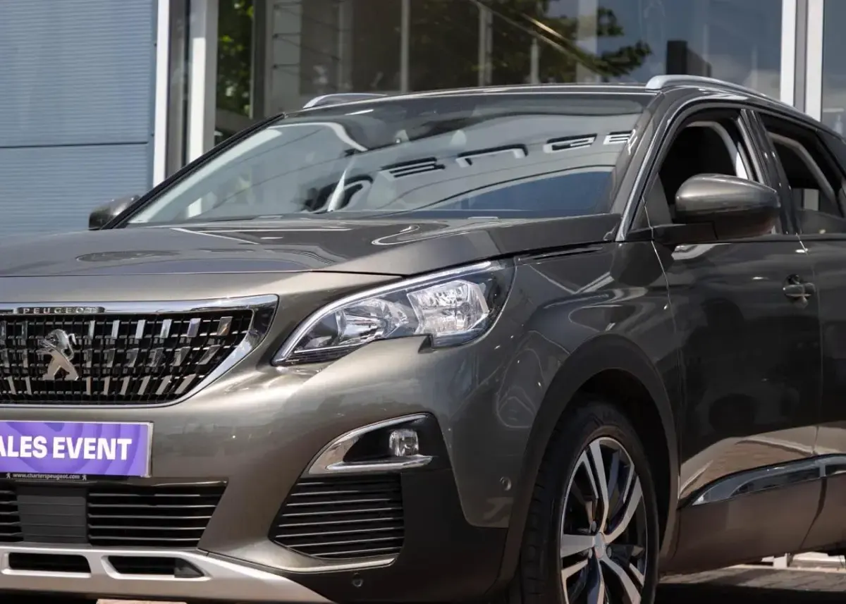 Gebraucht Peugeot 3008 Allure 129 PS (94 kW) 2018 Grau SUV