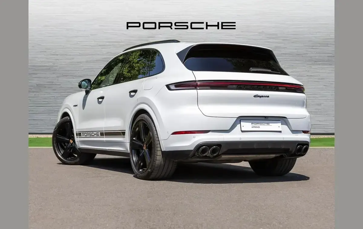 Used Porsche Cayenne Black Edition 464 HP (341 kW) 2025 White SUV