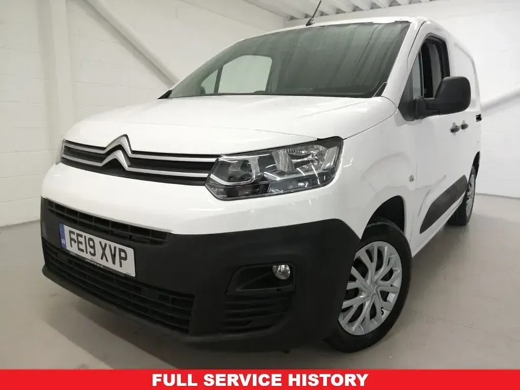 Used Citroën Berlingo Start 100 HP (73 kW) 2019 White MPV