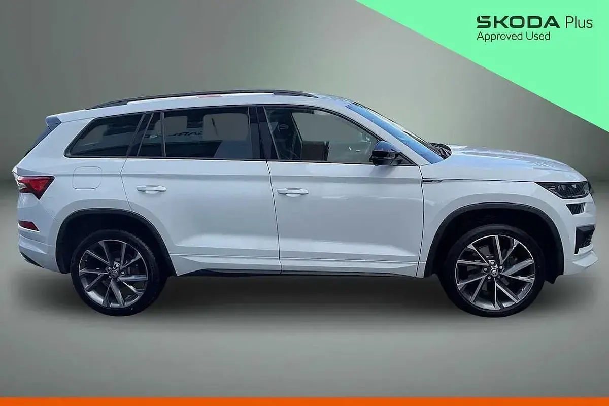 Used Skoda Kodiaq SportLine 150 HP (110 kW) 2024 White SUV