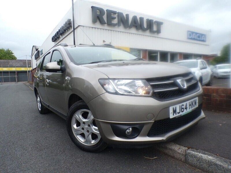Beige Used 2014 Dacia Logan Lauréate Sedan | £3,495 (Fair price) - Image 1/4