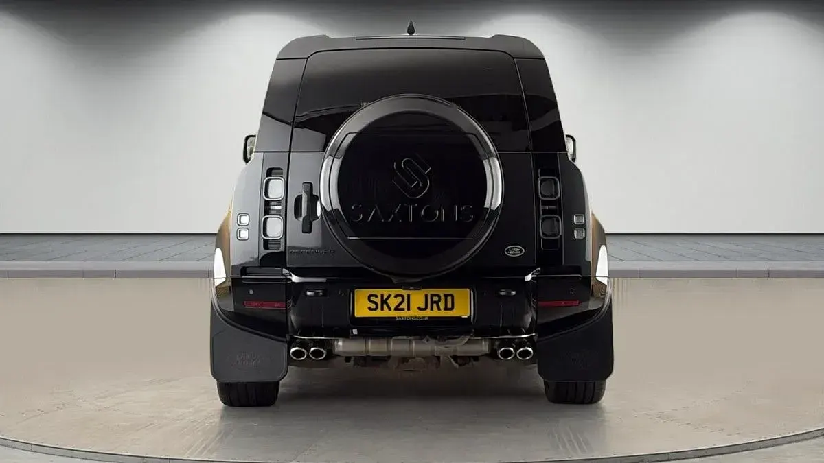 Used Land Rover Defender S 525 HP (386 kW) 2021 Carpathian grey SUV