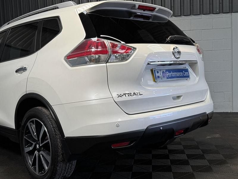 Used Nissan X-Trail N-Vision 130 HP (95 kW) 2017 White SUV