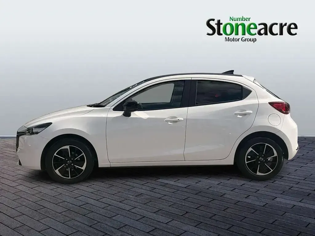 Usado Mazda 2 Homura-Aka 116 HP (85 kW) 2023 Branco Citadino