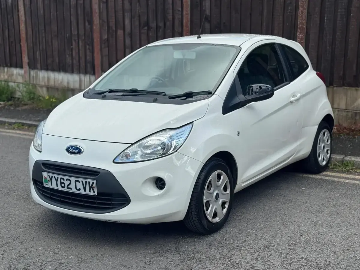 Used Ford Ka S 69 HP (50 kW) 2012 White Hatchback
