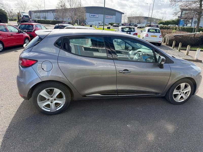 Used Renault Clio IV Dynamique 75 HP (55 kW) 2013 Grey Hatchback