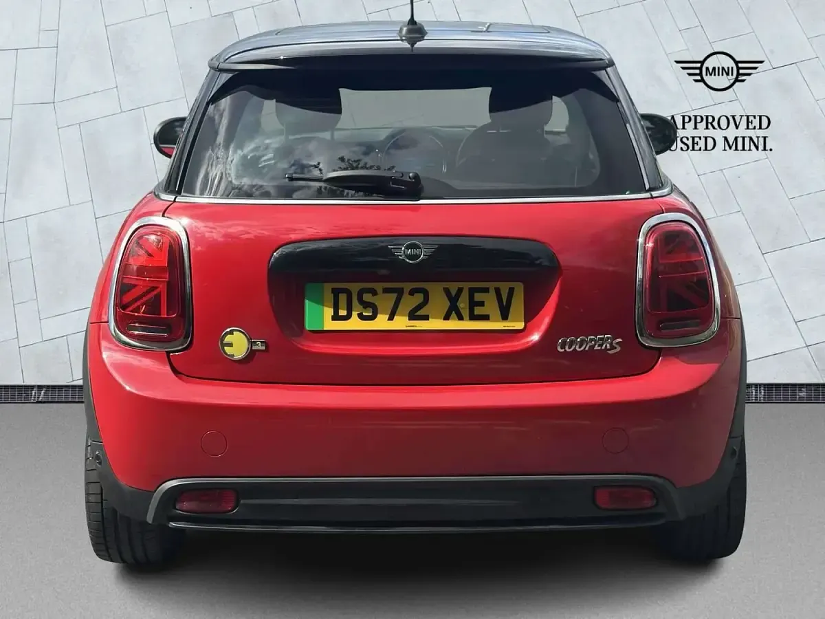 Used Mini Cooper S Hatch 135 kW (184 HP) 2022 Red Hatchback