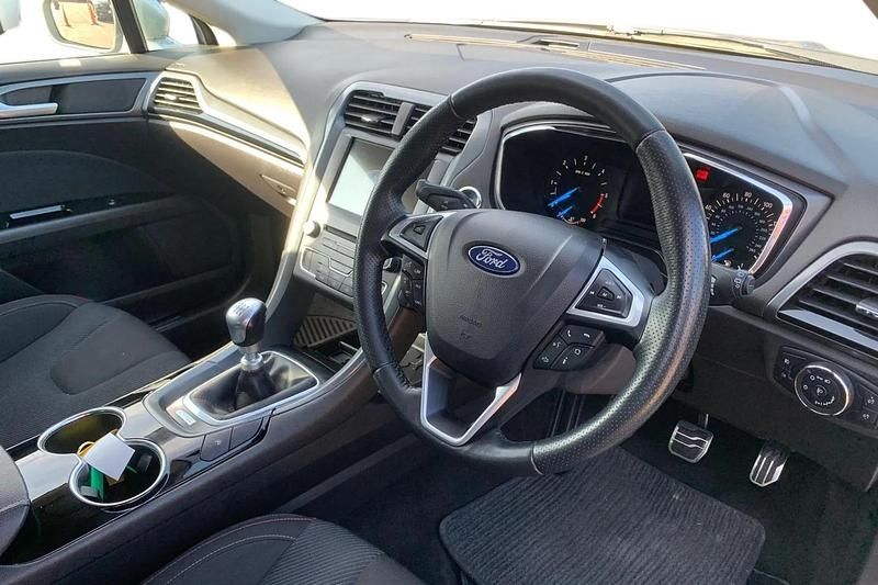 Used Ford Mondeo ST-Line 150 HP (110 kW) 2017 Silver Hatchback