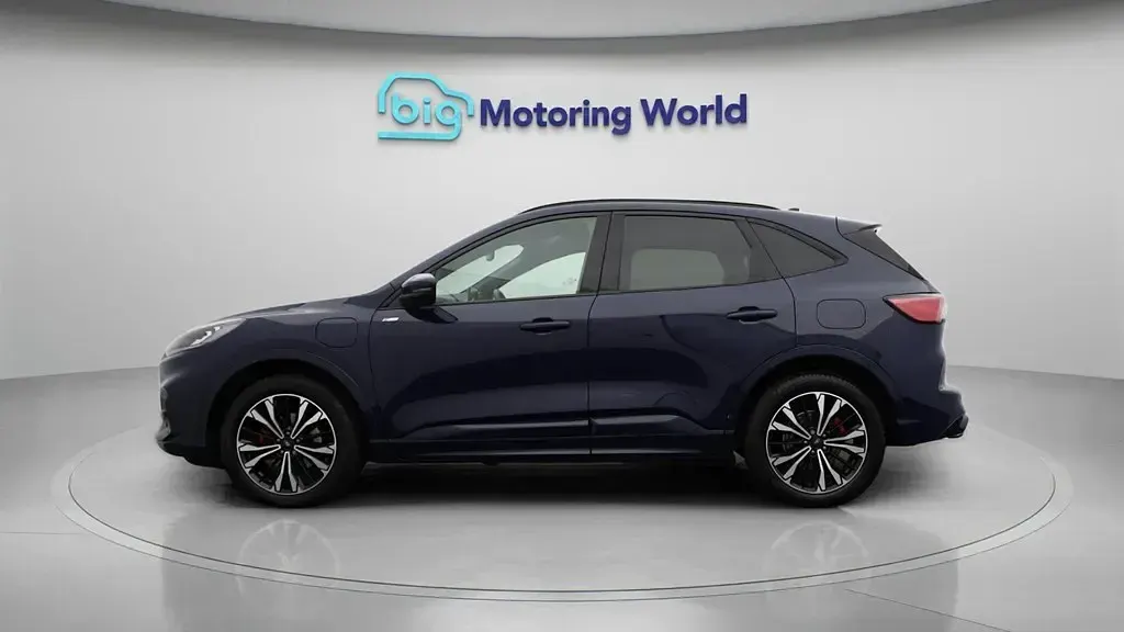 Usado Ford Kuga ST-Line X 225 CV (165 kW) 2021 Azul SUV