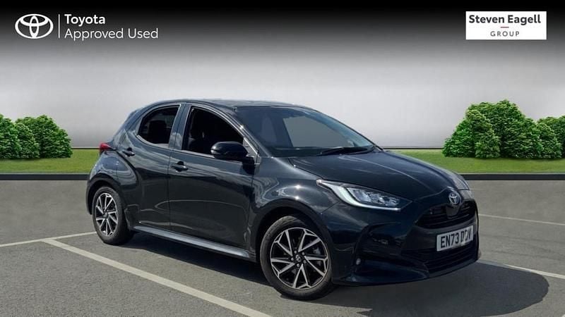 Black Used 2024 Toyota Yaris Hybrid Design Hatchback | £19,238 (Fair price) - Image 1/4