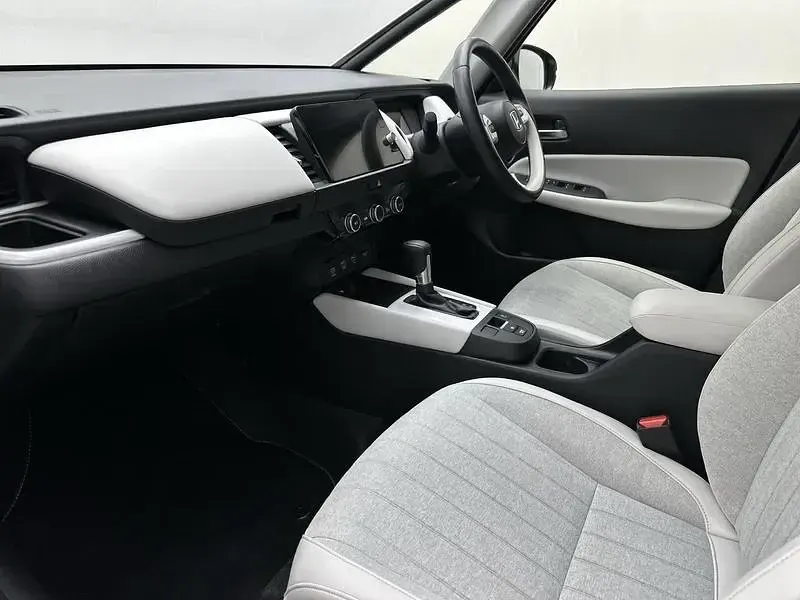 Used Honda Jazz Hybrid 109 HP (80 kW) 2021 White Hatchback