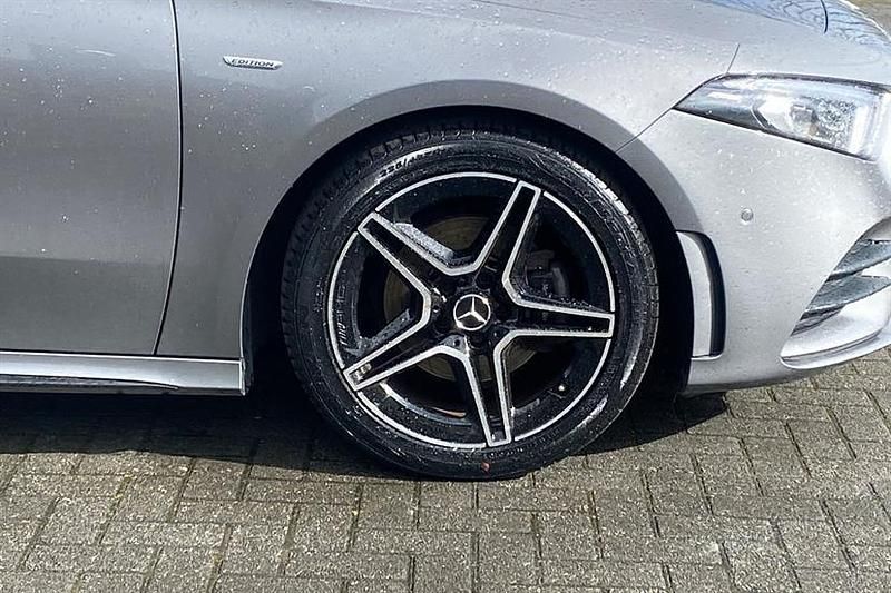 Used Mercedes A180 AMG Line Premium Plus 136 HP (100 kW) 2022 Grey Hatchback