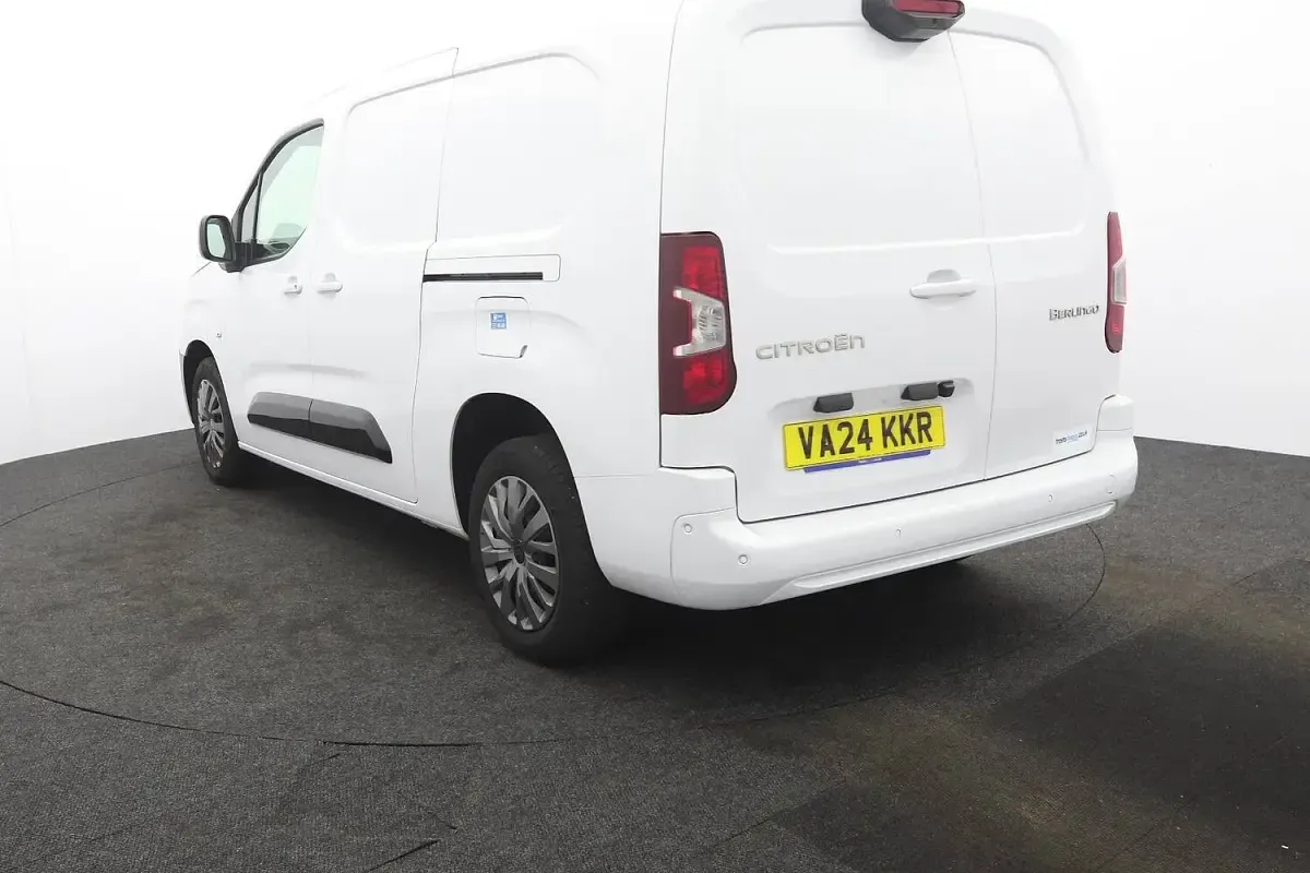 Used Citroën Berlingo 100 HP (73 kW) 2024 White MPV