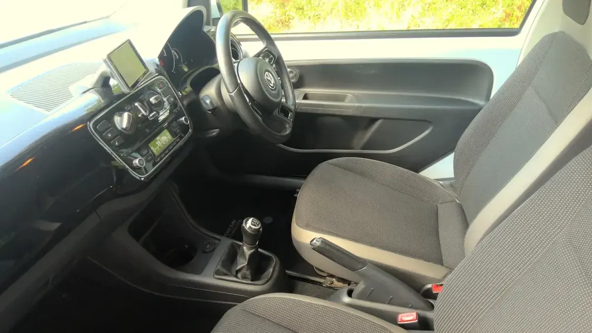 Used VW up! high up! 75 HP (55 kW) 2013 Blue Hatchback