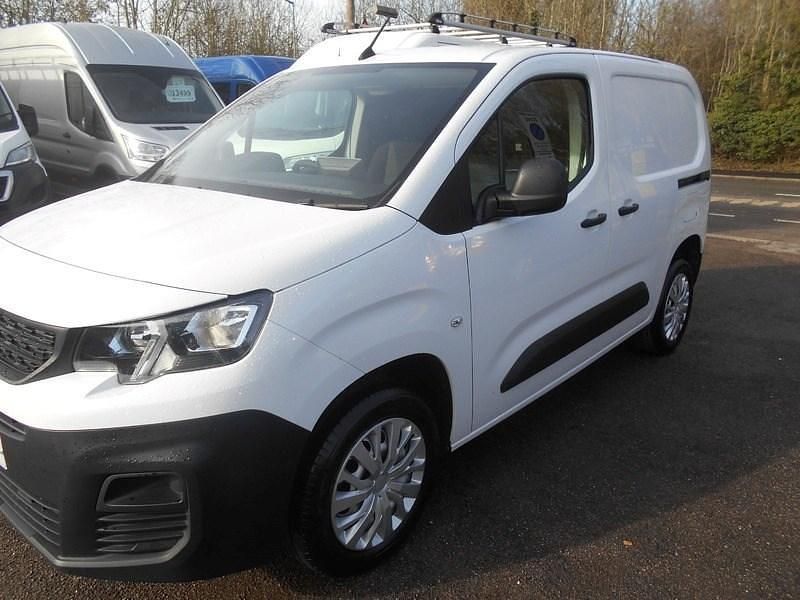 Used Peugeot Partner Premium 2023 White MPV