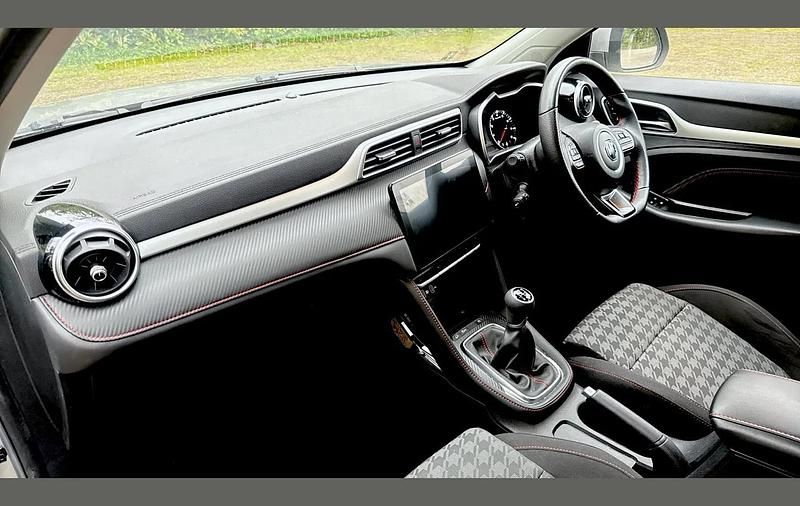 Used MG ZS Excite 106 HP (77 kW) 2022 Silver SUV