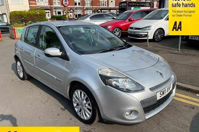 Silver Used 2011 Renault Clio II Dynamique Hatchback | £2,500 (Fair price) - Image 1/1