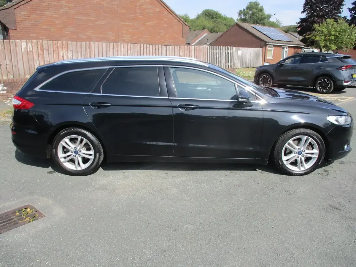 Used Ford Mondeo Titanium 180 HP (132 kW) 2015 Black Estate