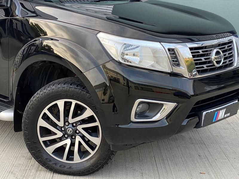 Used Nissan Navara Acenta+ 2018 Black Pickup
