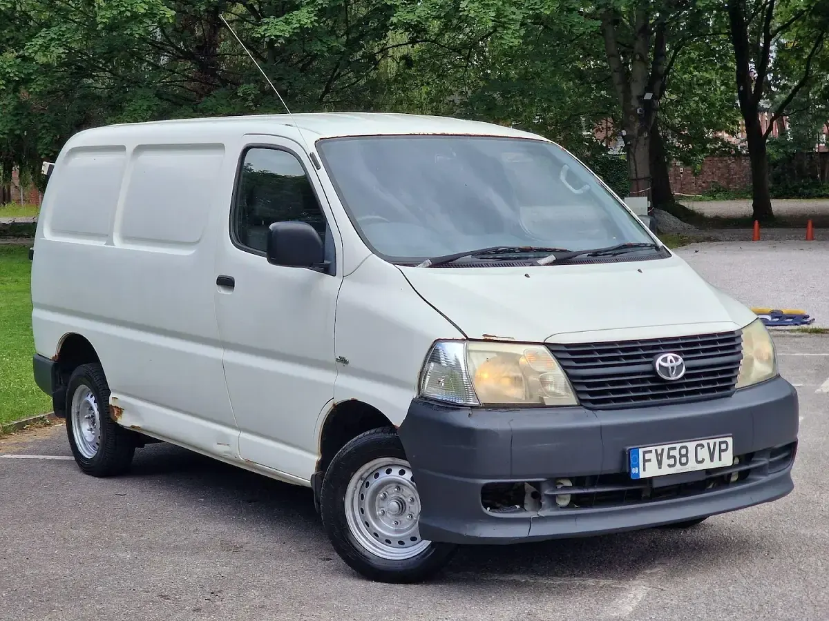 Used Toyota HiAce H1 109 HP (80 kW) 2008 White Van