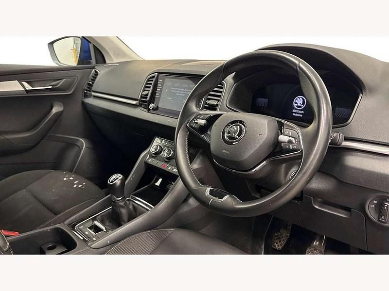 Gebraucht Skoda Karoq SE Drive 108 PS (79 kW) 2022 Blau SUV