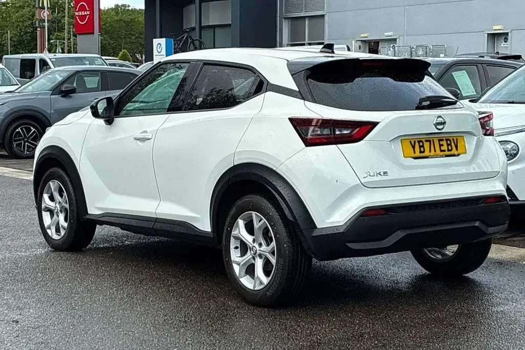 Usado Nissan Juke N-Connecta 112 CV (82 kW) 2021 Blanco SUV