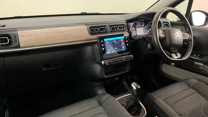 Begagnad Citroën C3 PureTech 82 HK (60 kW) 2022 Svart Halvkombi