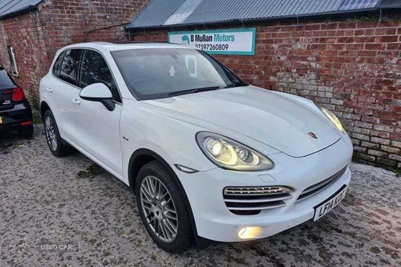 White Used 2014 Porsche Cayenne Platinum Edition SUV | £16,495 (Fair price) - Image 1/1