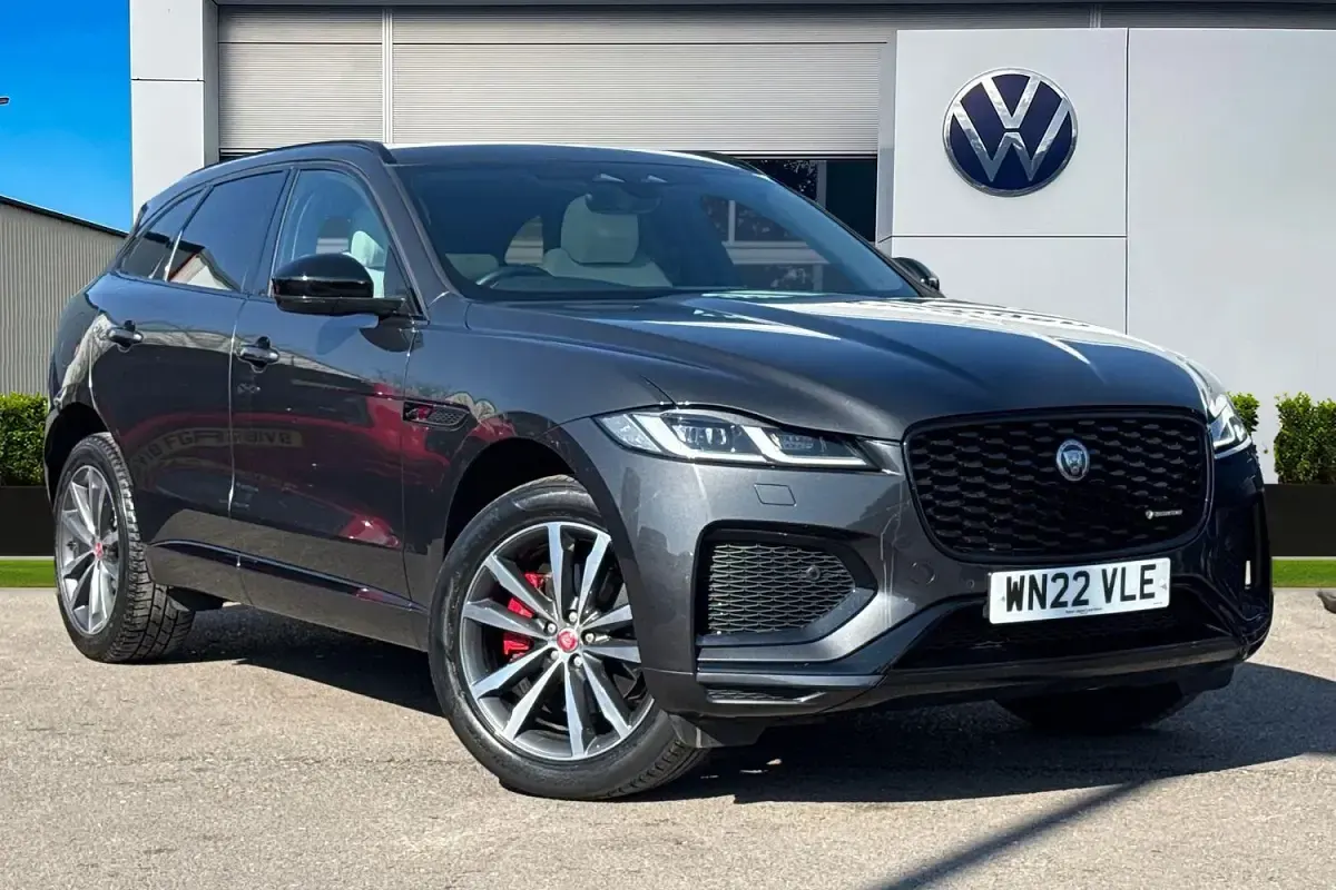 Usado Jaguar F-Pace R-Dynamic 250 HP (183 kW) 2022 Cinzento SUV