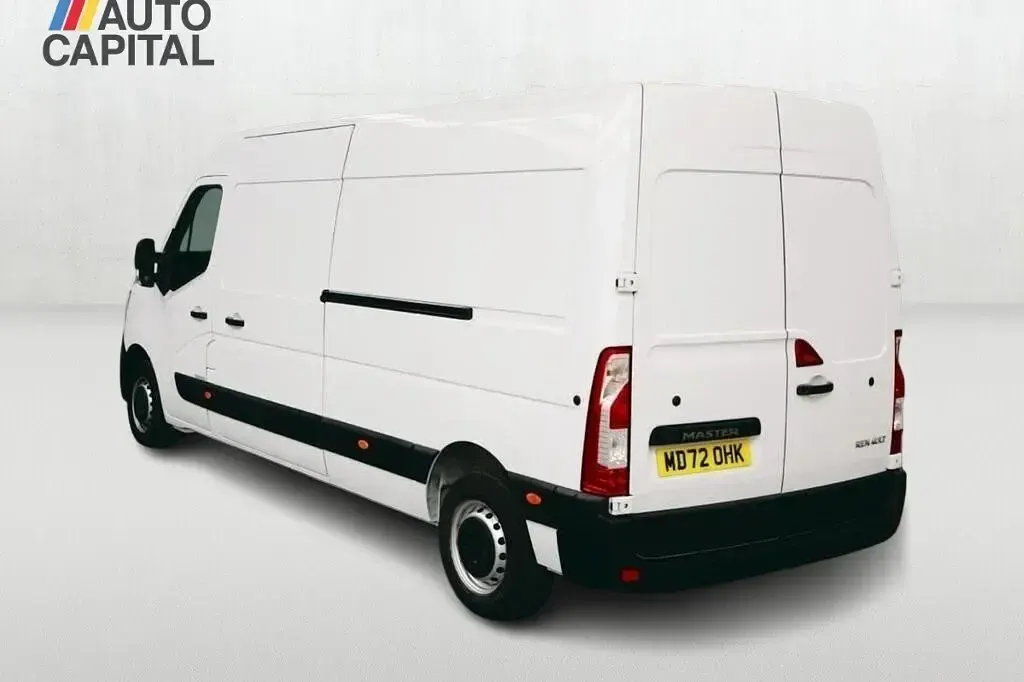 Używany Renault Master Business 135 KM (99 kW) 2022 Biały Minivan