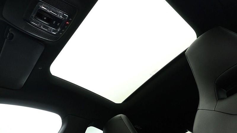 Image 2/4